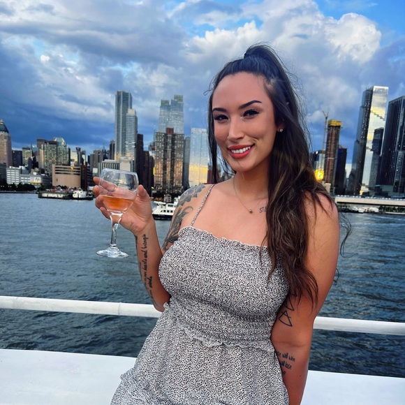 Meet your Posher, Kate - Picture 2 of 4